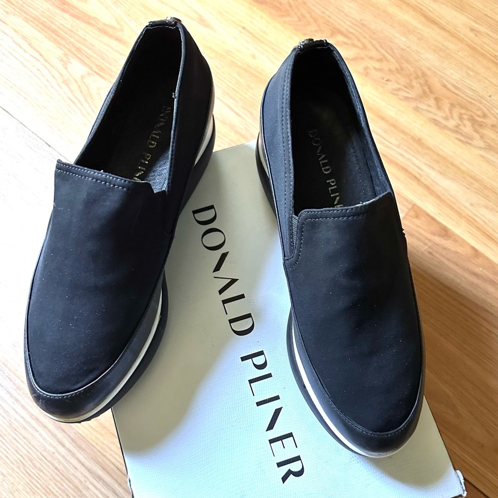 Donald Pliner size 8 women’s shoes